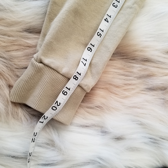 3X$25 Urban Outfitters Cropped Oversized Sweater Hoodie Raw Hem Size Medium - Picture 4 of 9